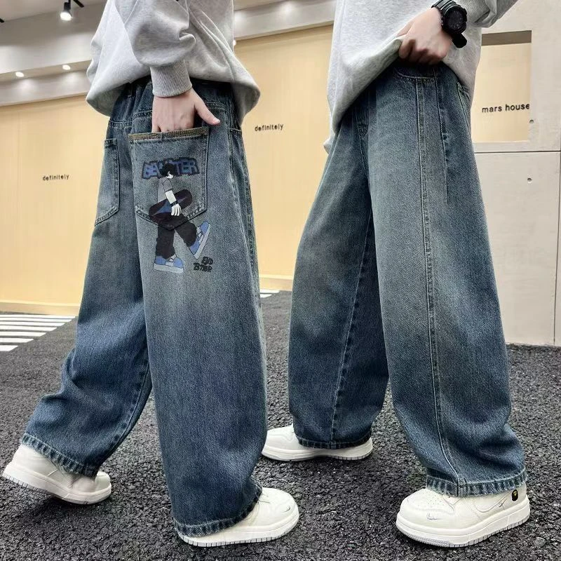 酷酷男孩~2025新款男童休闲卡通字母印花老爹牛仔裤10910