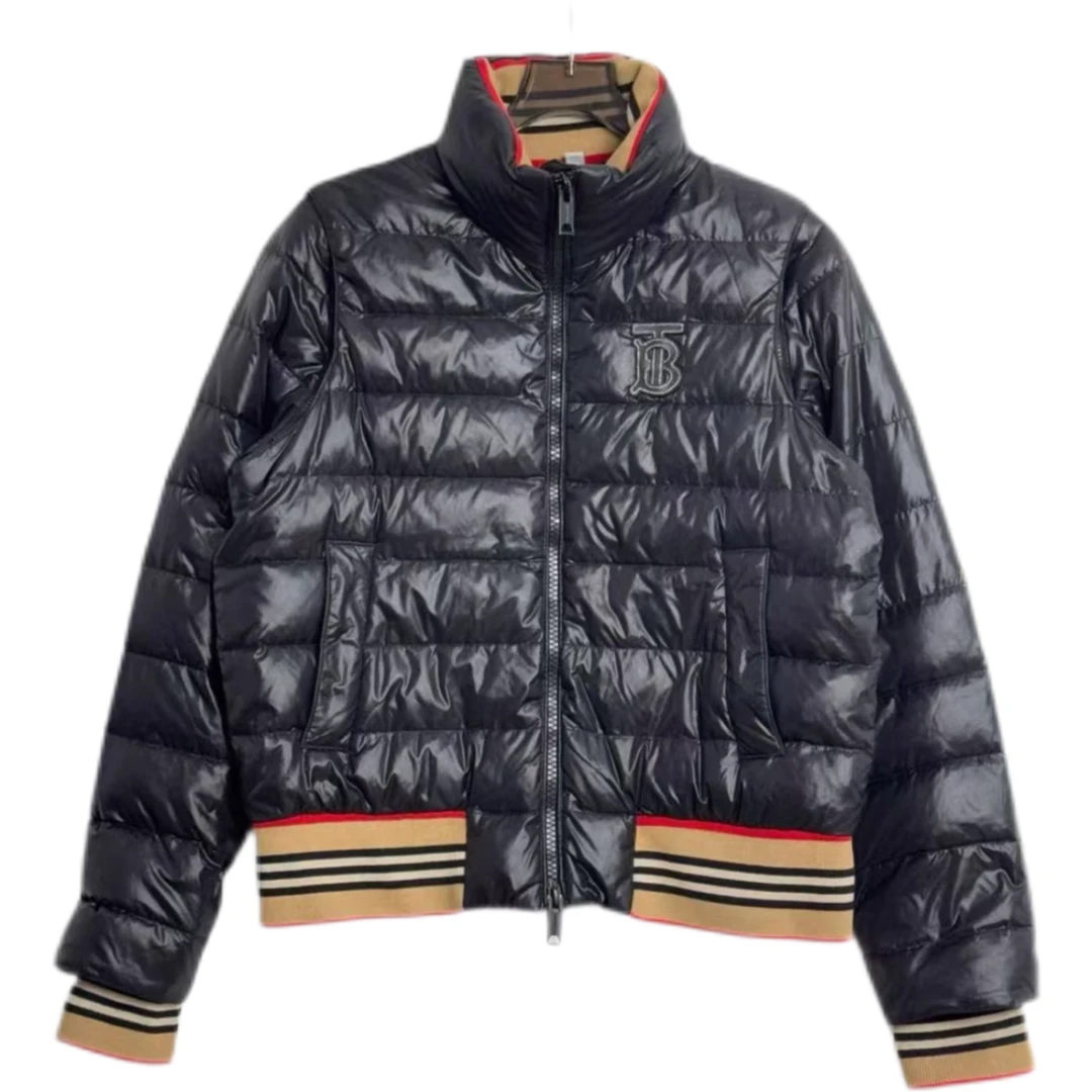 未使用 BURBERRY/博柏利 经典亮面TB刺logo羽绒服 L码