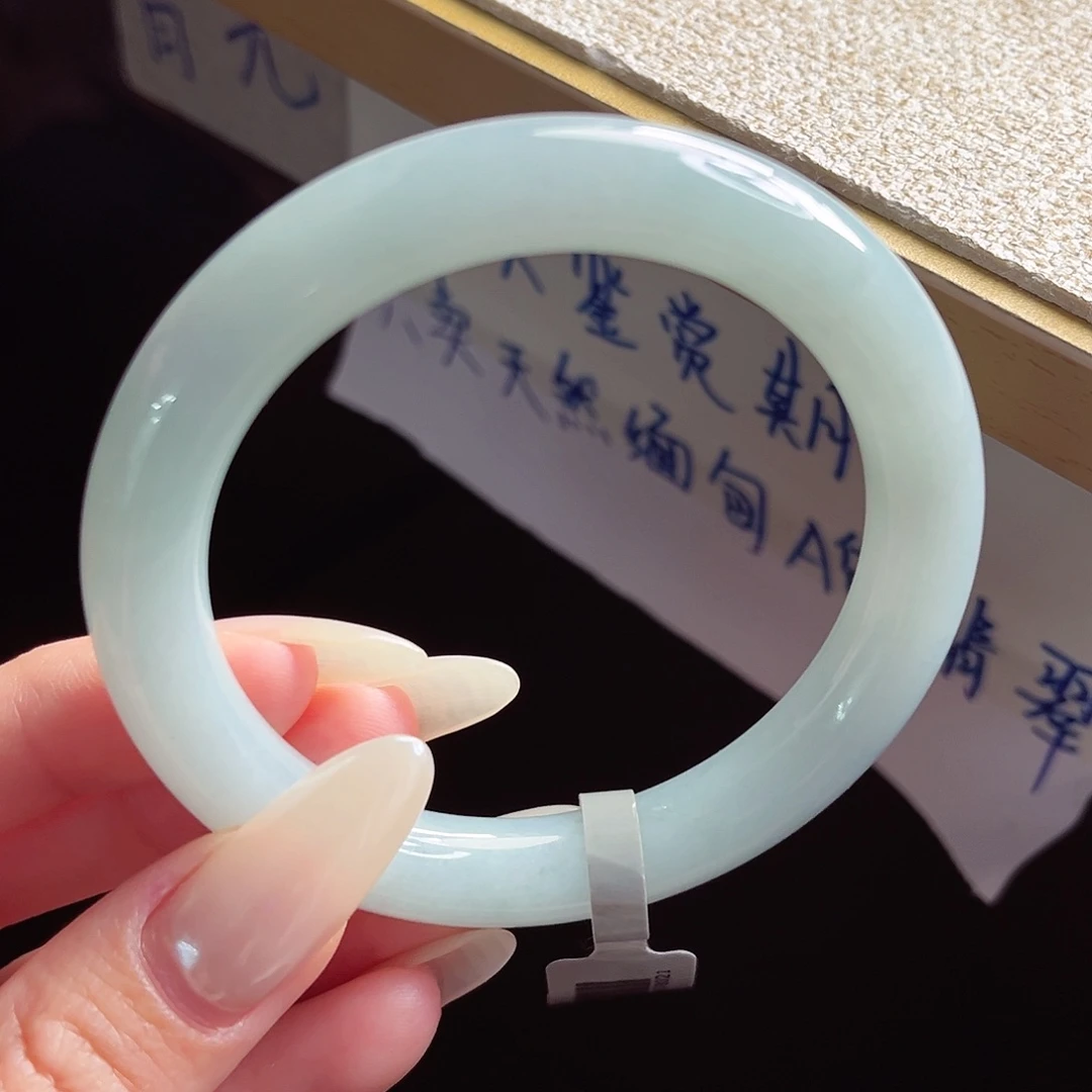 未镶嵌手镯翡翠手镯