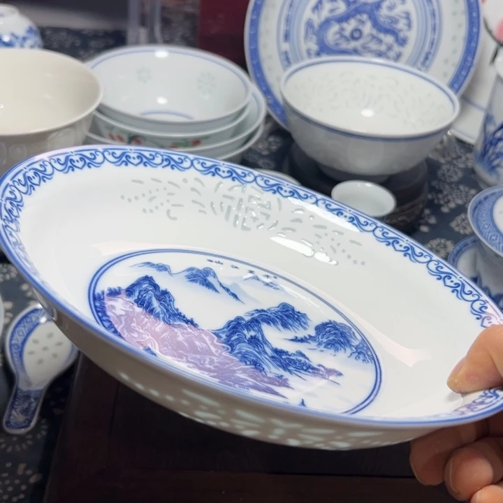 陶青花8寸雕刻福字盘千里江山