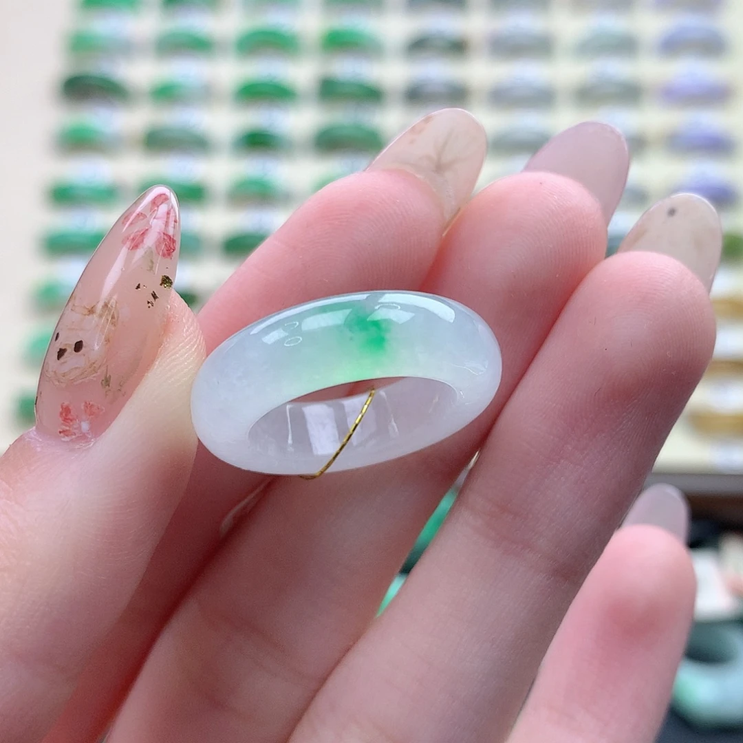 翡翠未镶嵌戒指港11