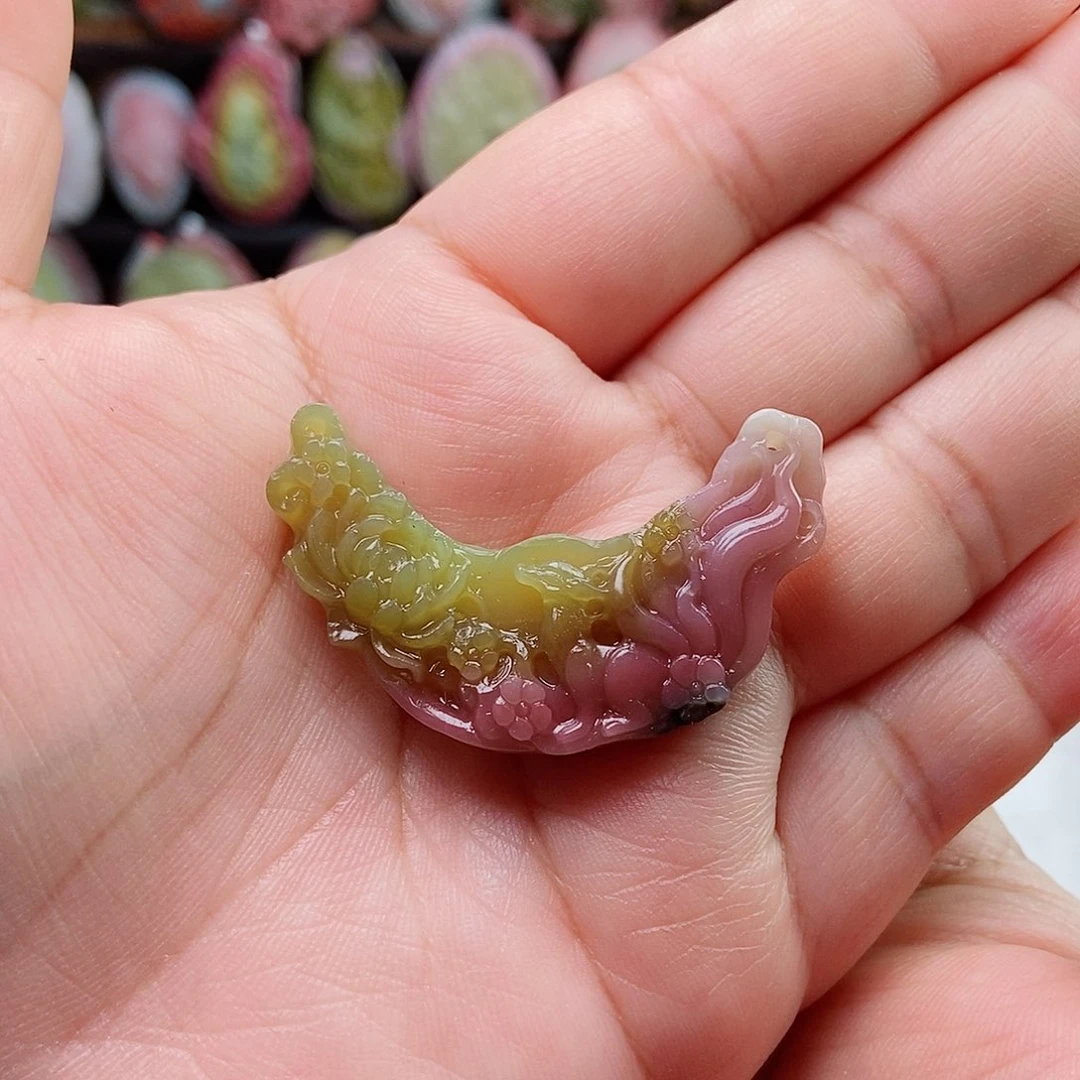 未镶嵌石英质玉（盐源）珠宝半成品