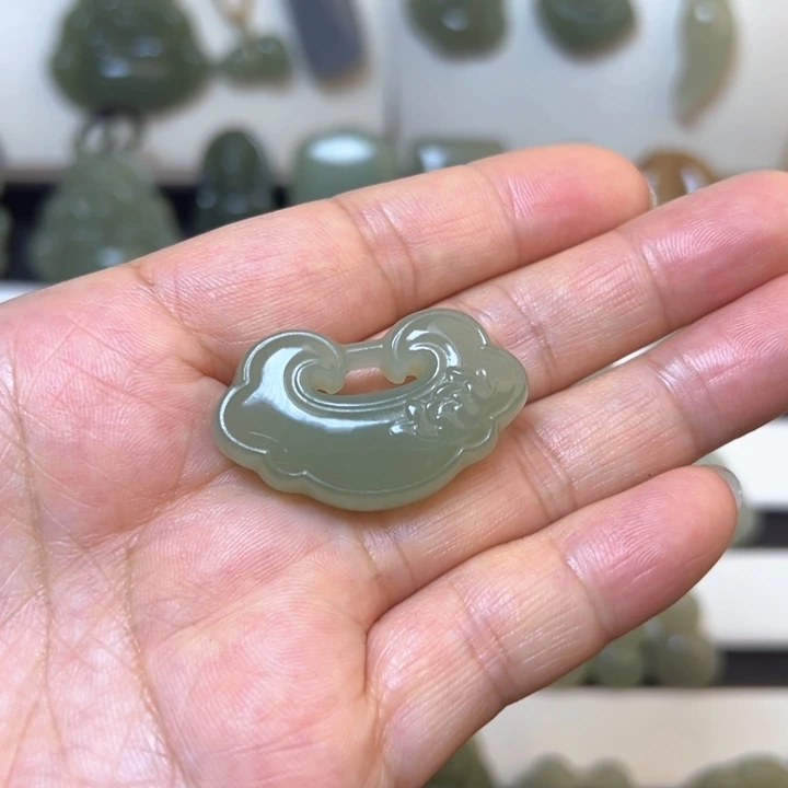 和田玉吊坠(不含链)未镶嵌666