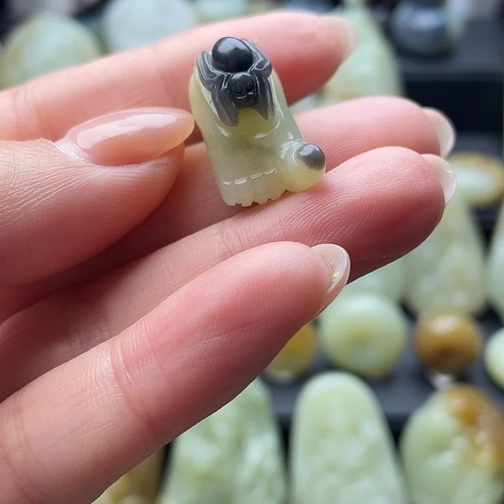 和田玉（糖玉）未镶嵌颈饰