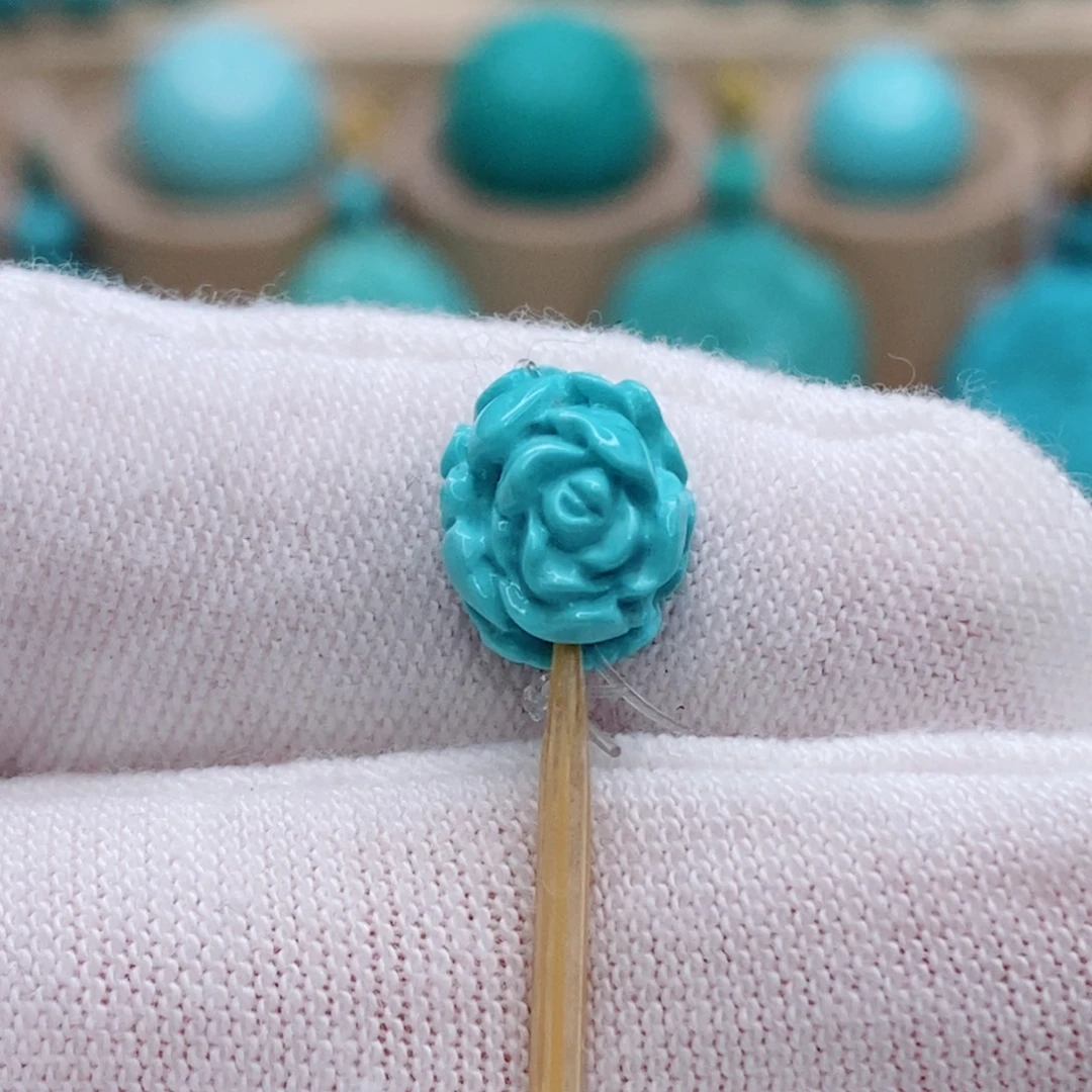 绿松石未镶嵌珠宝奇石