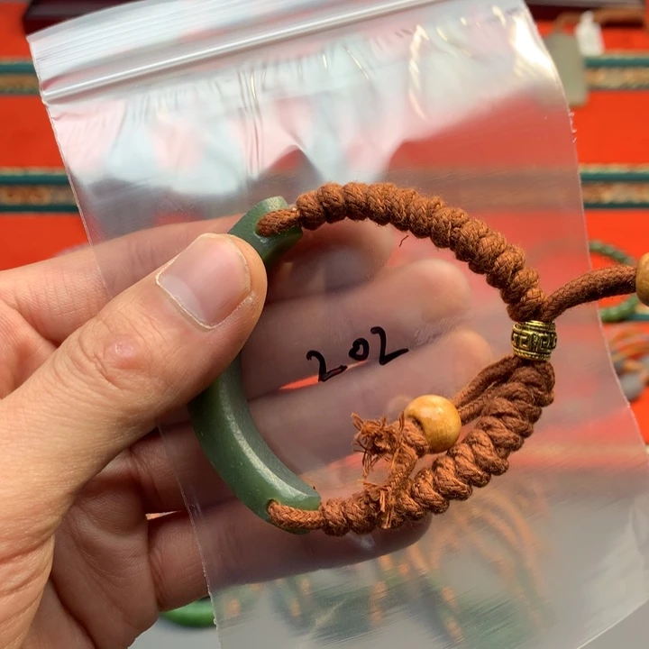 和田玉（糖玉）颈饰未镶嵌白****?