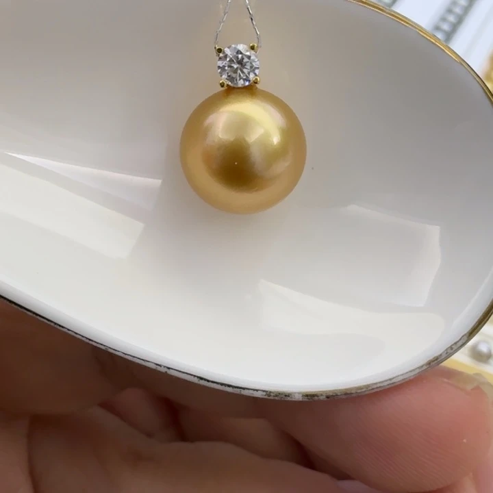 未镶嵌海水珍珠颈饰
