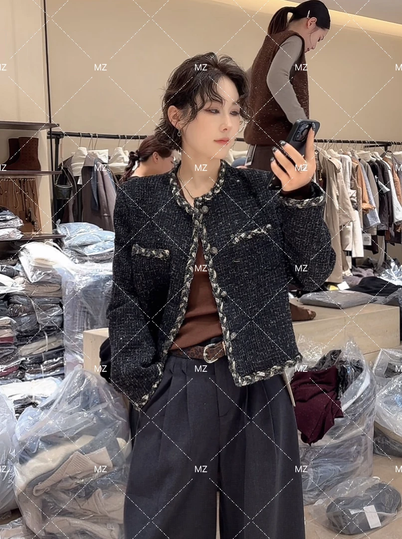 【格子家】小香风轻奢气质细闪设计感短外套B398