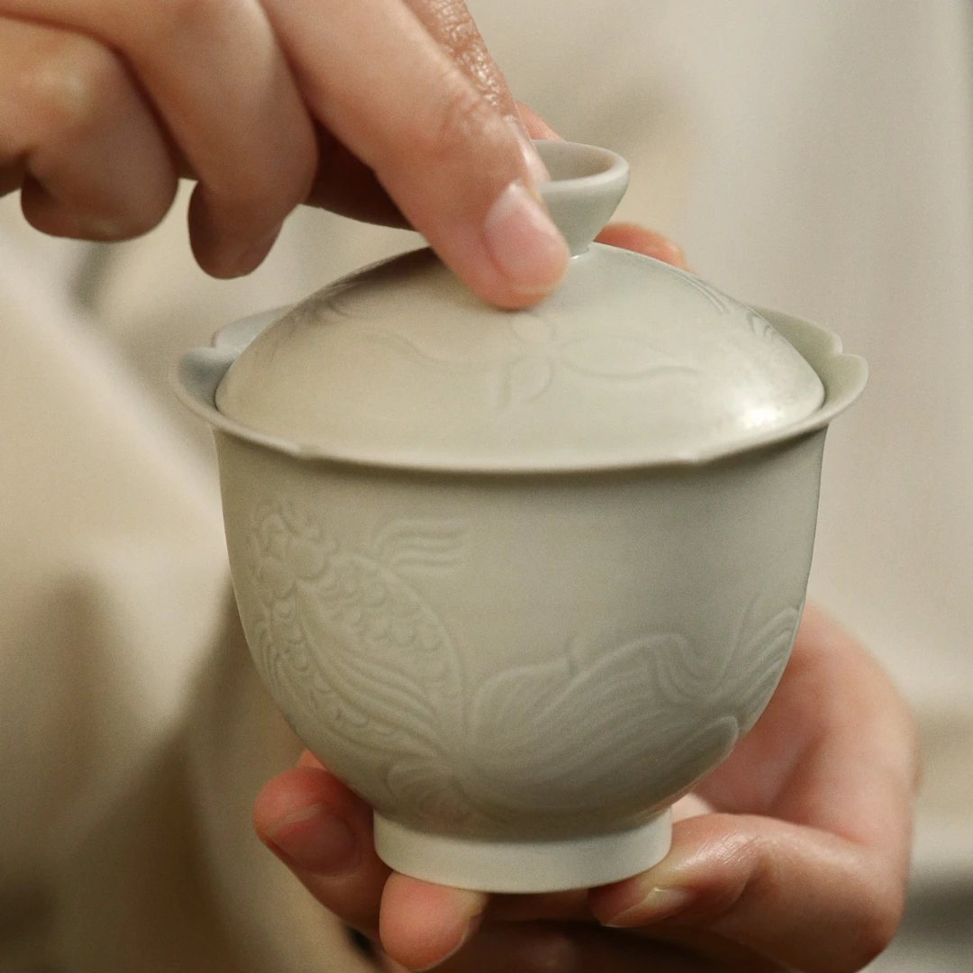 炎魁手作 纯手工白瓷花口划花金鱼纹二才盖碗