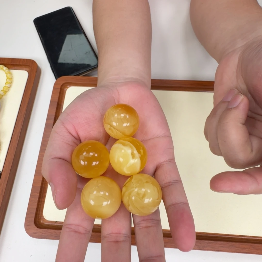 琥珀未镶嵌手链多样性发其一