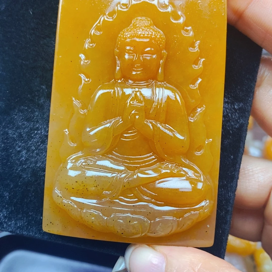 未镶嵌石英质玉（黄龙玉）颈饰