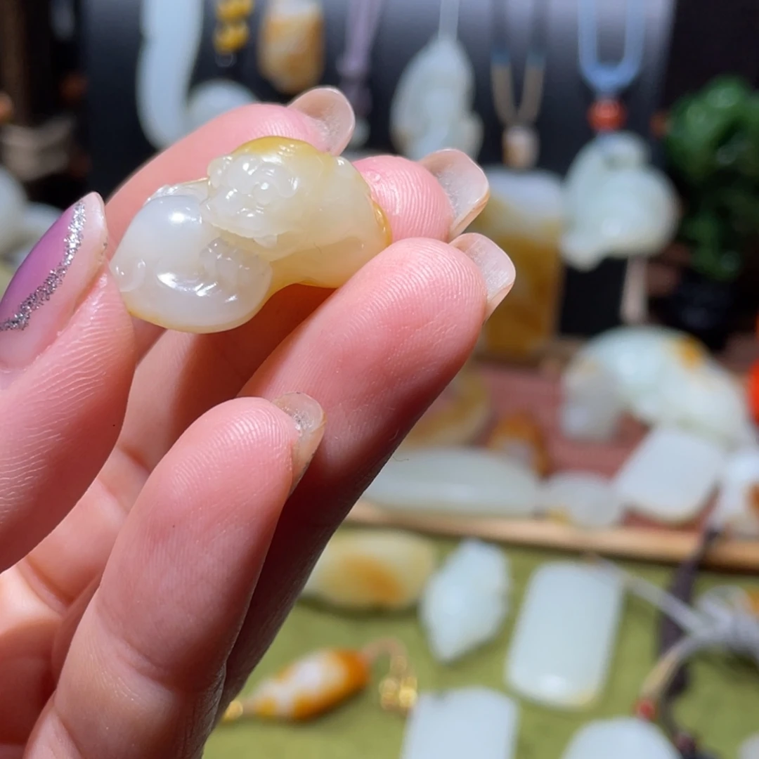 和田玉（子料）未镶嵌挂件