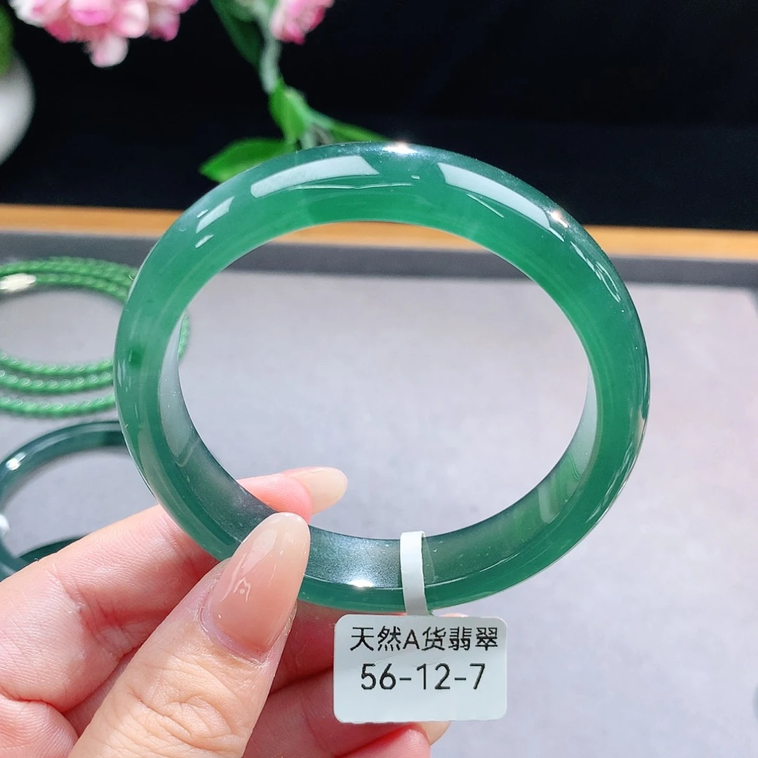 未镶嵌手镯（圆镯）翡翠