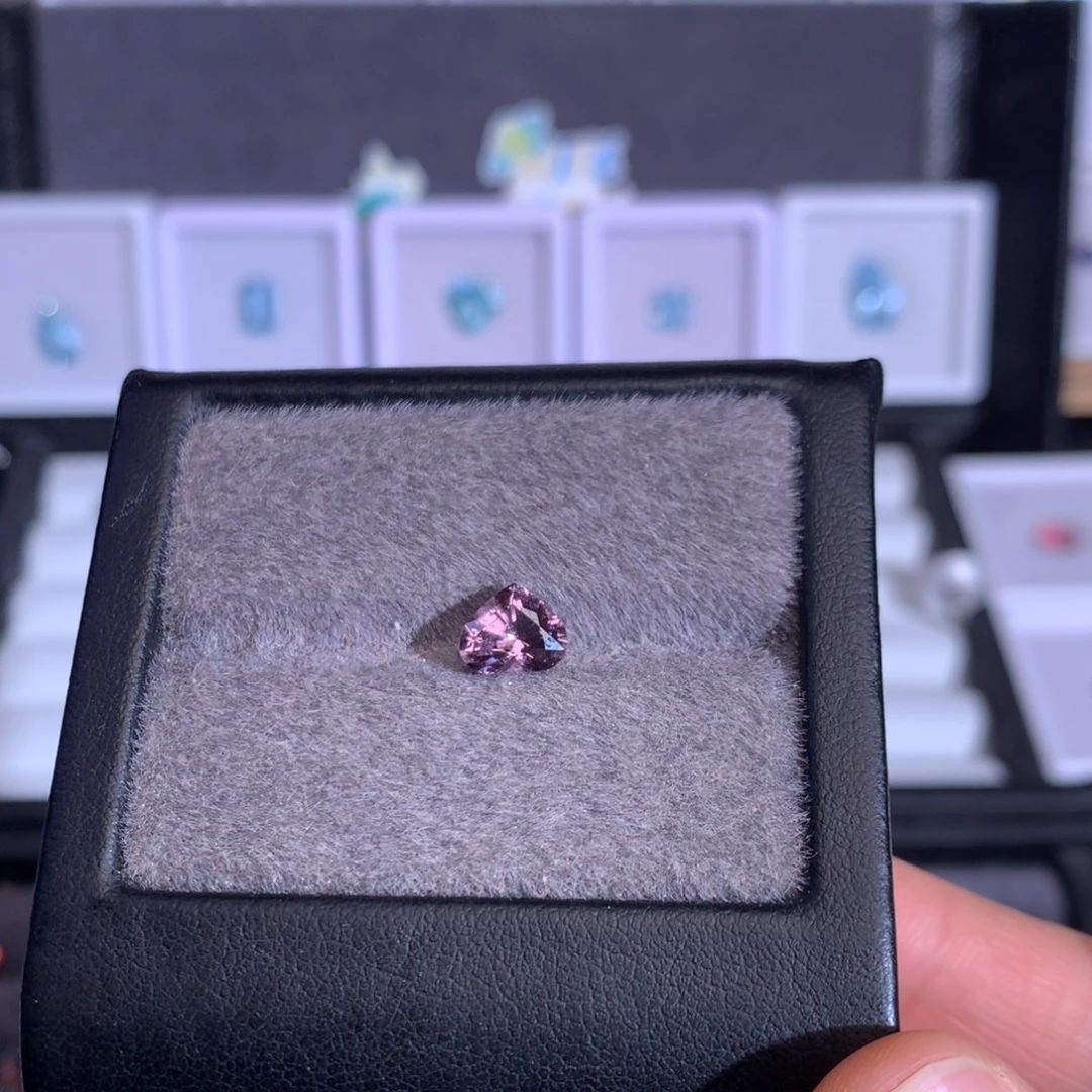 尖晶石裸石1.35克拉