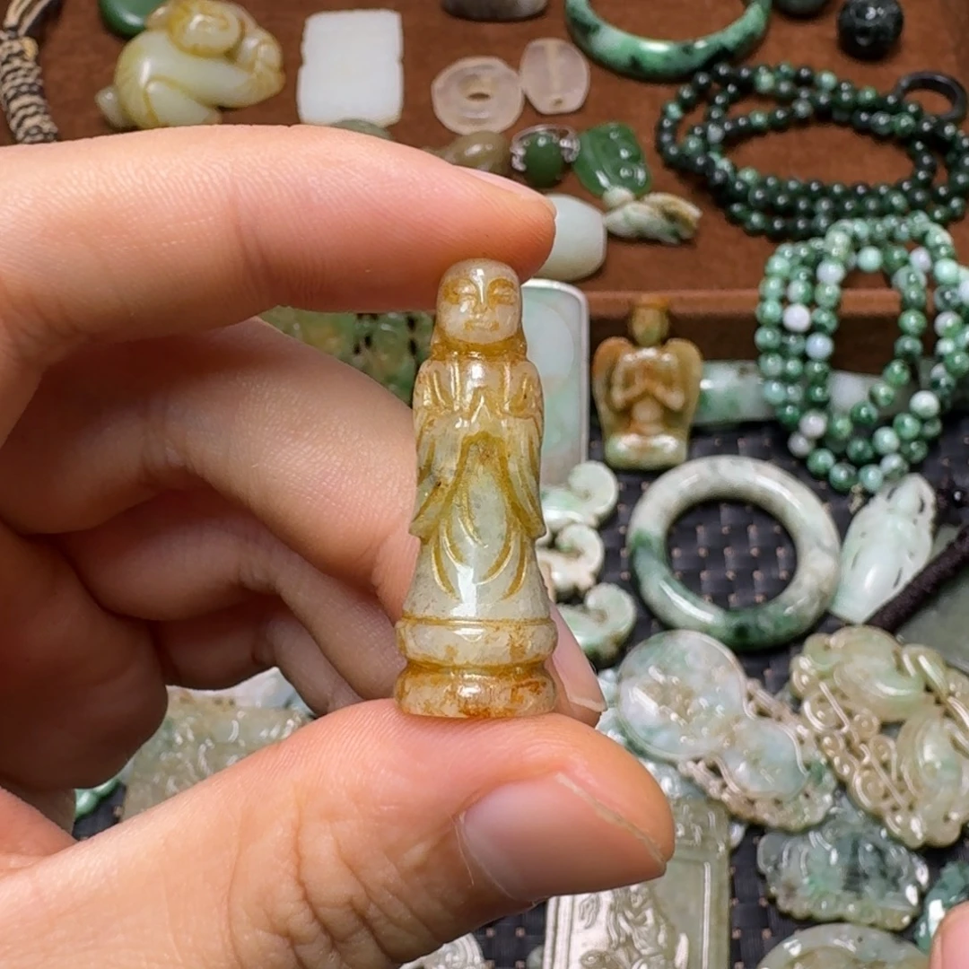 青***苑翡翠未镶嵌颈饰翡翠颈饰未镶嵌