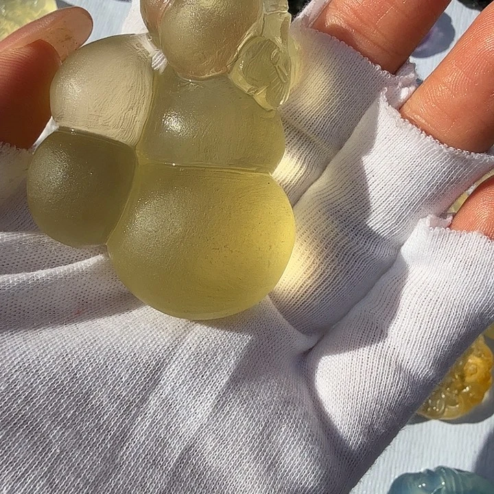 劉***泽车挂水晶未镶嵌水晶