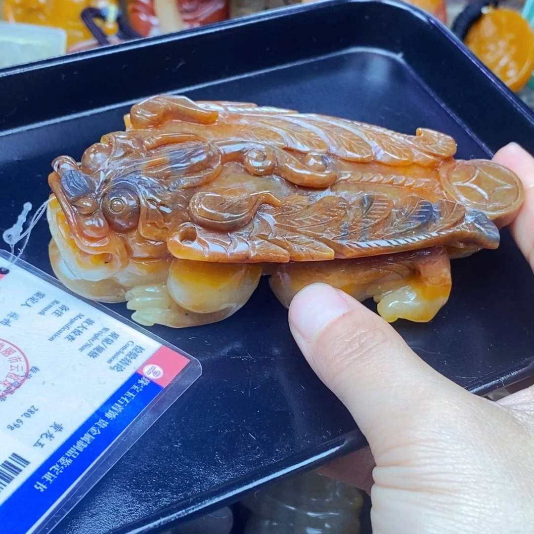 石英质玉（黄龙玉）未镶嵌颈饰