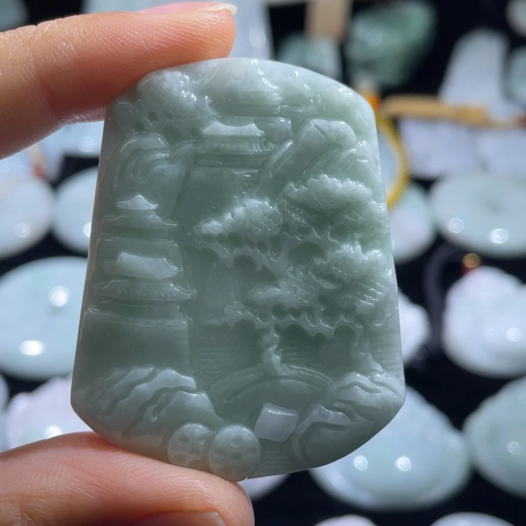 翡翠未镶嵌颈饰山水牌