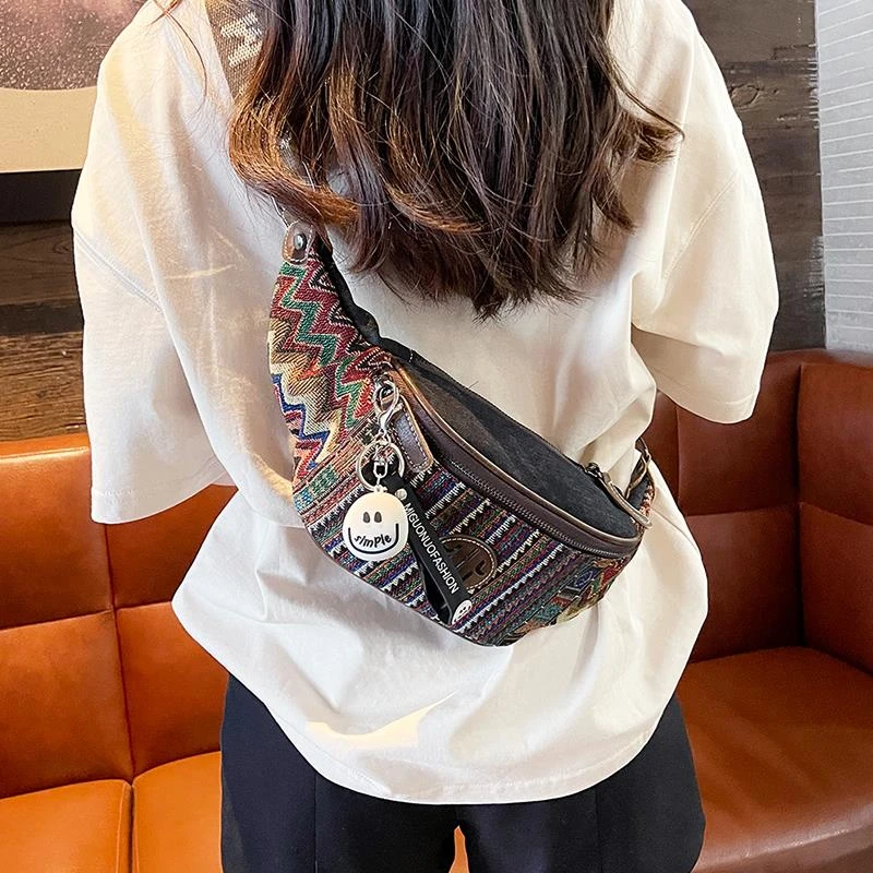 牛仔胸包女包包斜挎包潮牌骑行包百搭休闲 运动小挎包外出可携式