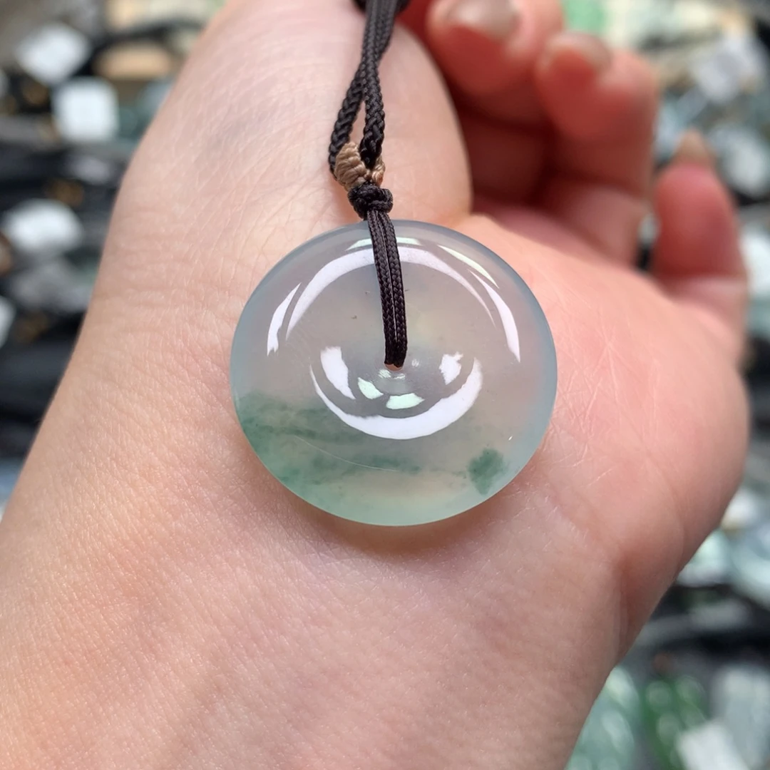 翡翠颈饰未镶嵌扣子