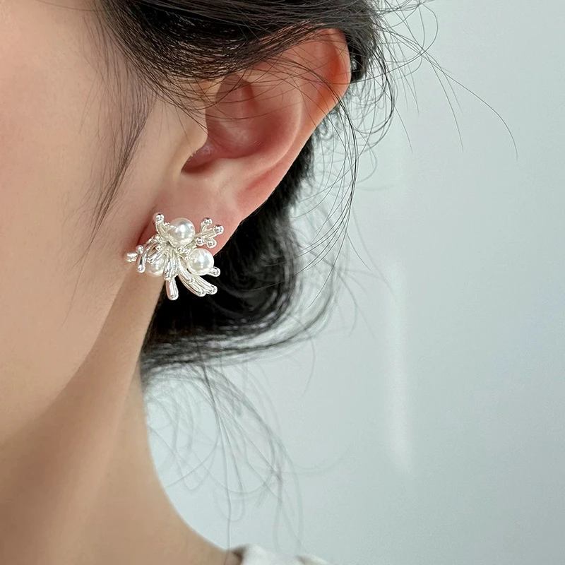 2025年新款爆款秋冬烟花耳环高级感轻奢珍珠耳钉巨好看小众设计