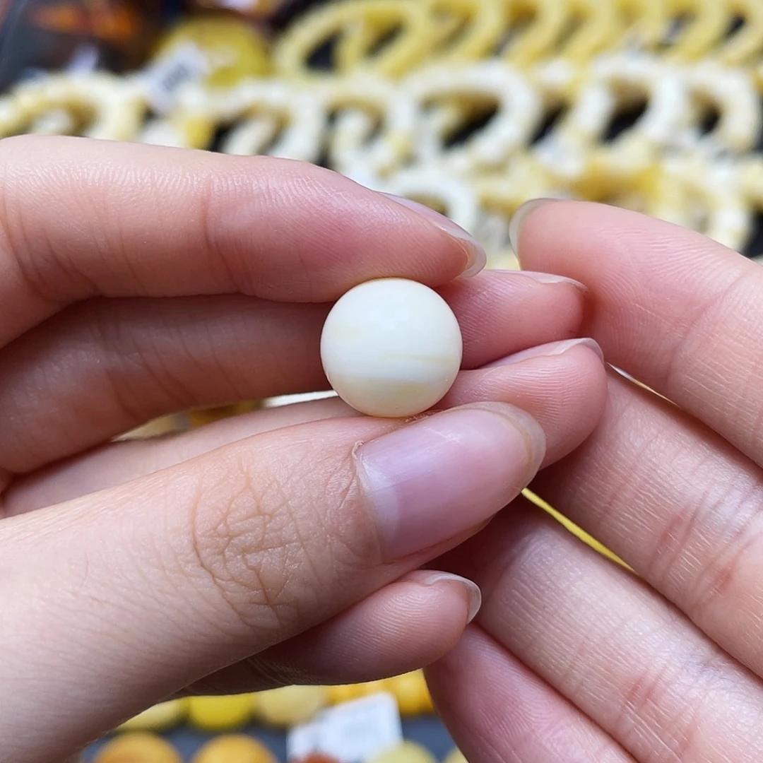 未镶嵌蜜蜡裸石圆珠12.8mm