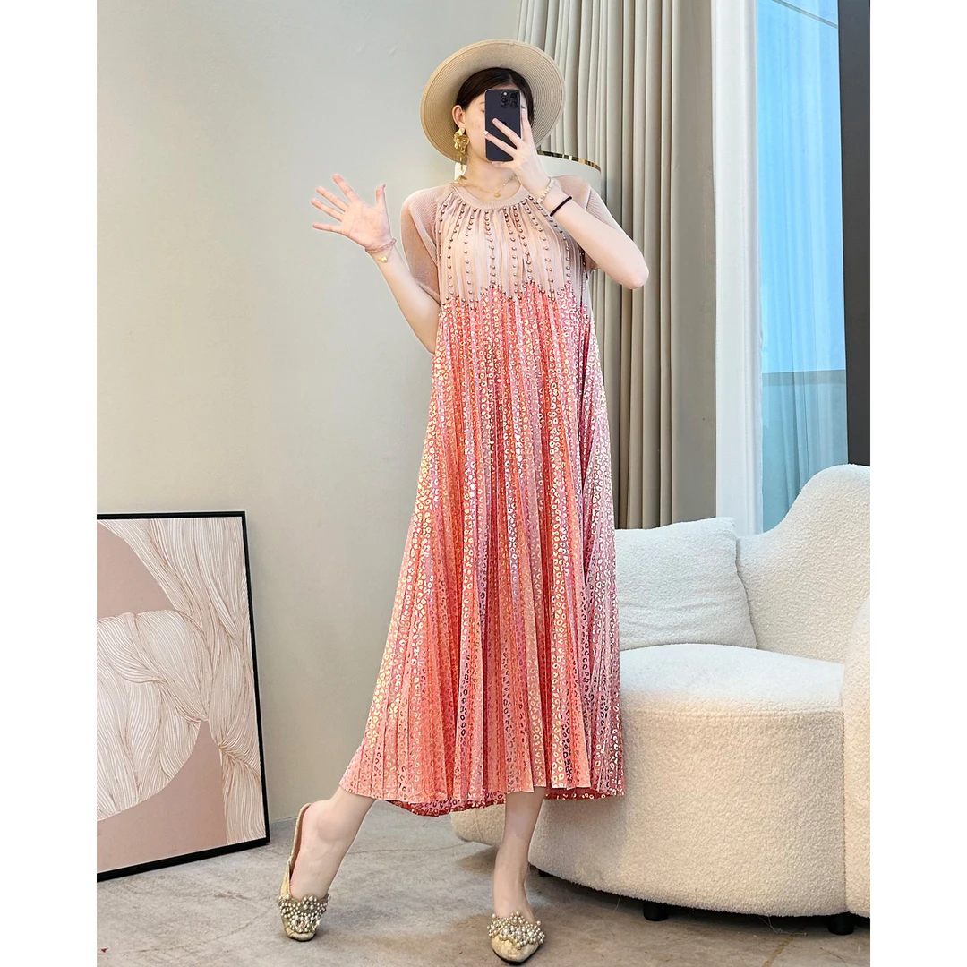 三宅褶皱短袖印花连衣裙夏装2025新款时尚显瘦减龄洋气裙子