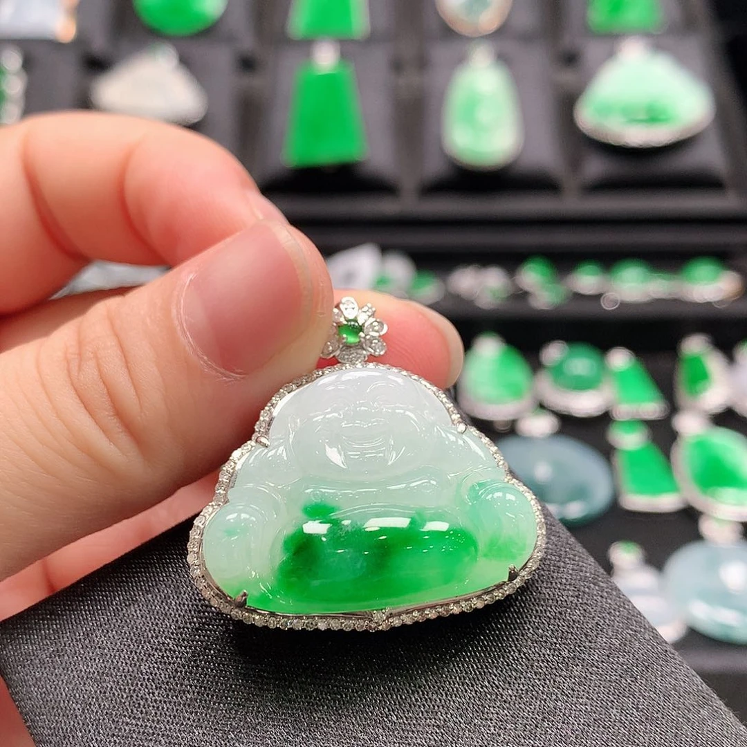 翡翠18K金镶嵌颈饰佛公