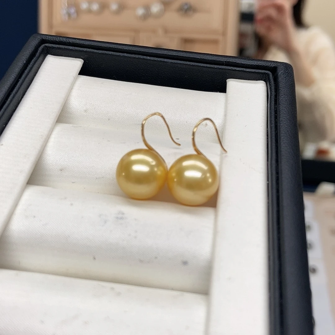 海水珍珠耳饰18K金镶嵌