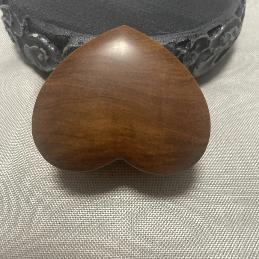 品香盒爱心款横纹黑肉树头老料印度迈索尔老山檀香53mm×30mm