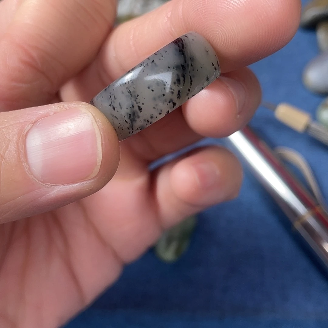 和田玉（糖玉）珠宝奇石未镶嵌瞥*