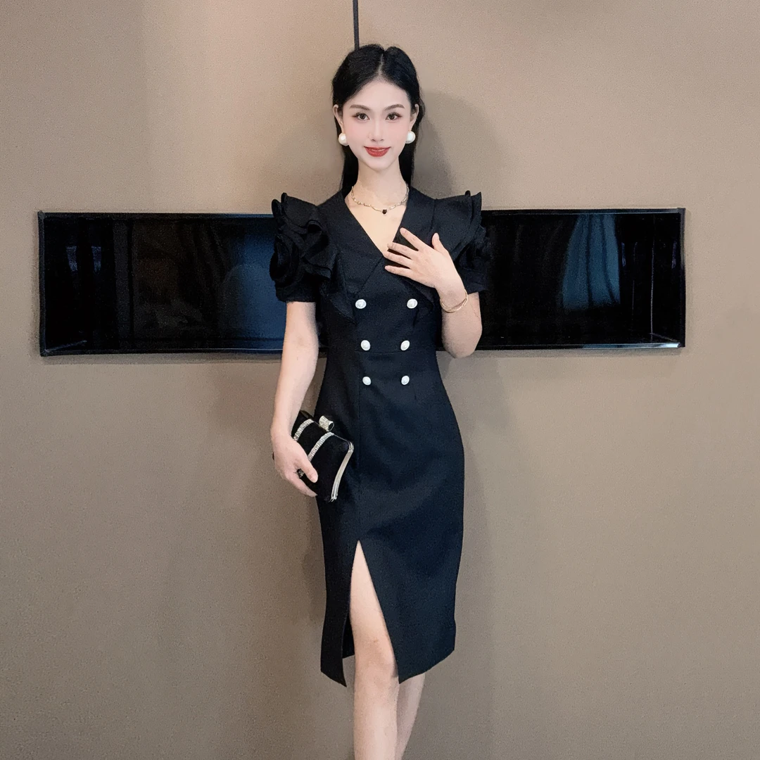 【设计师定制】新款收腰气质时尚名媛花朵连衣裙修身裙子黑色小个子