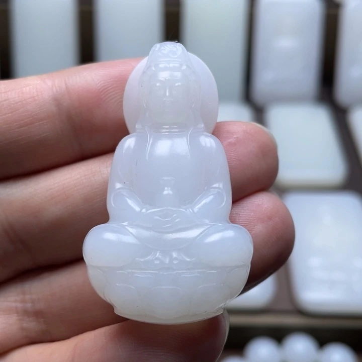 和田玉颈饰未镶嵌玉观音