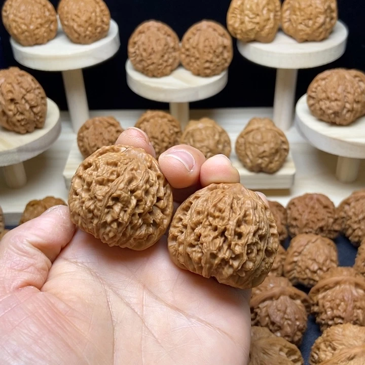 文玩核桃把件39球疆