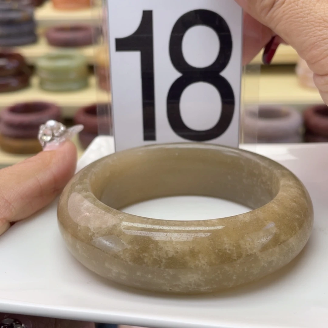 【闪购商品】石英质玉手镯未镶嵌