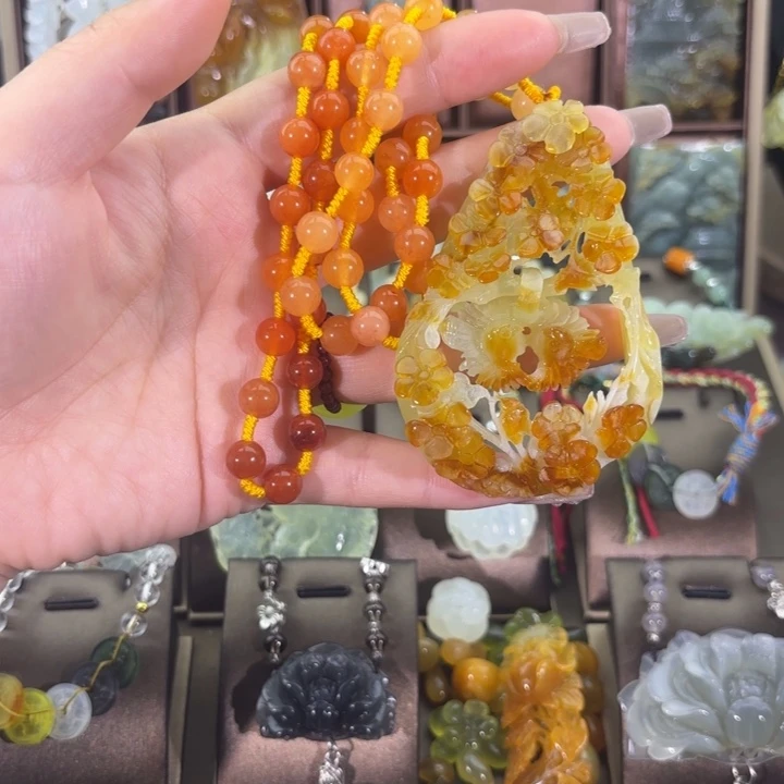 蛇纹石玉未镶嵌颈饰