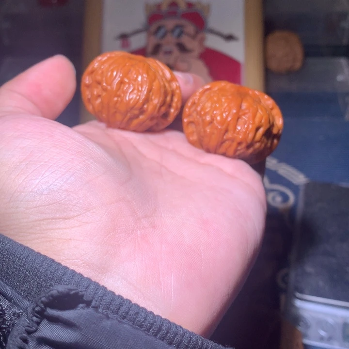 耶***啦吊坠文玩核桃磨盘泡过