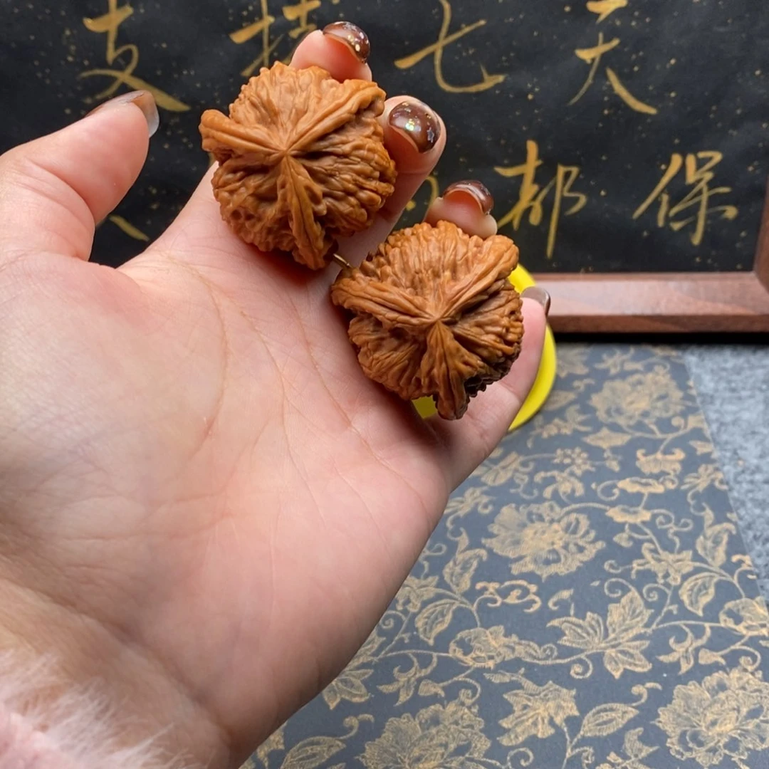 吊坠文玩核桃文*、白狮子