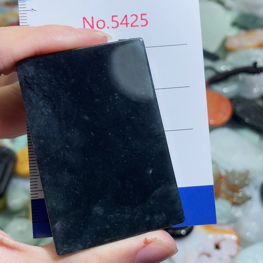 翡翠未镶嵌摆件5425