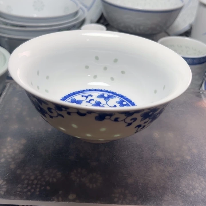 青花玲珑紫荆花饭碗无边
