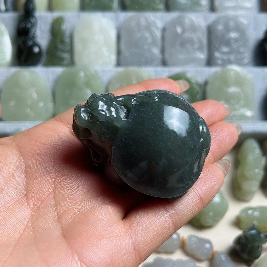 和田玉未镶嵌把件