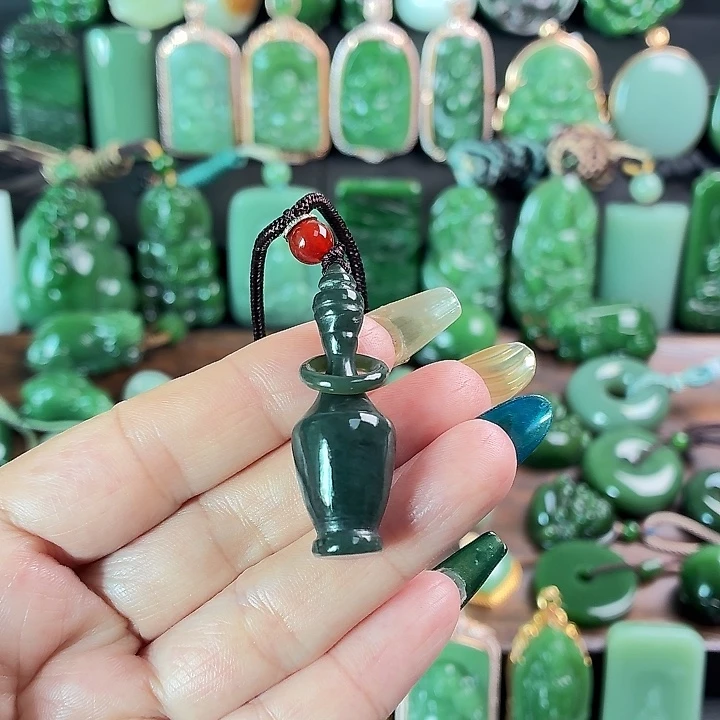 蜜****和田玉未镶嵌挂件