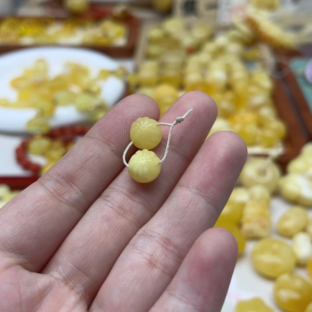 【闪购商品】未镶嵌蜜蜡裸石2个