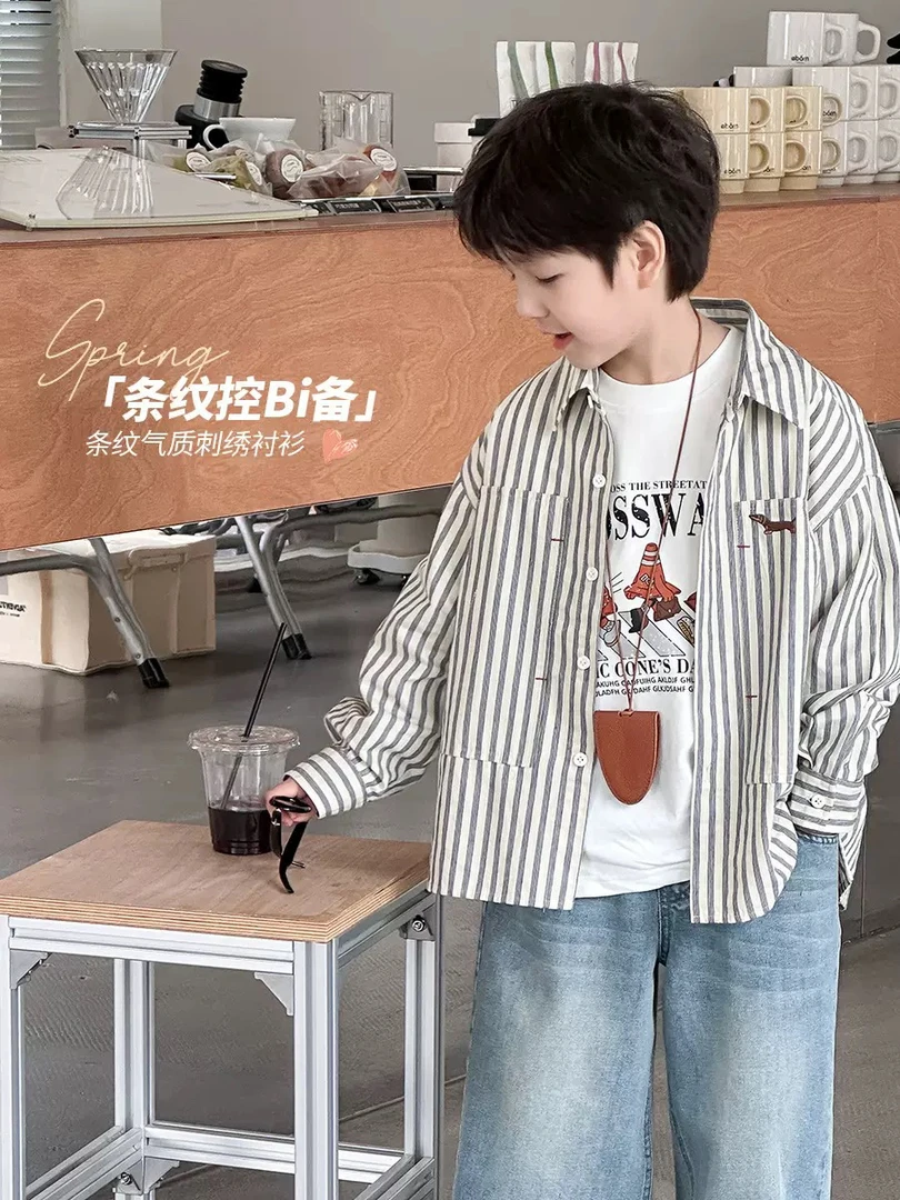 拉萨发货 儿童洋气翻领上衣男童2025秋帅气竖条纹刺绣水洗衬衫潮