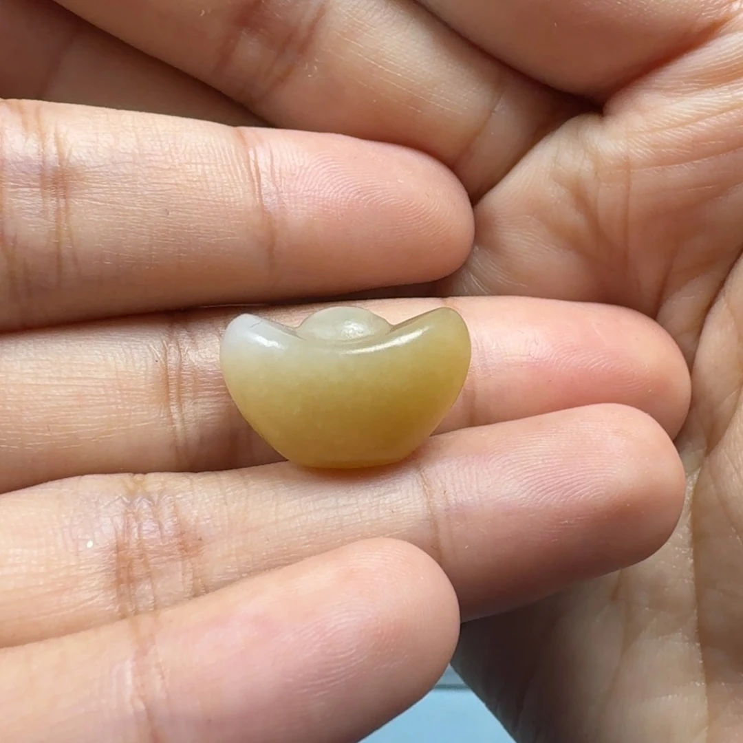 璐***和田玉未镶嵌颈饰