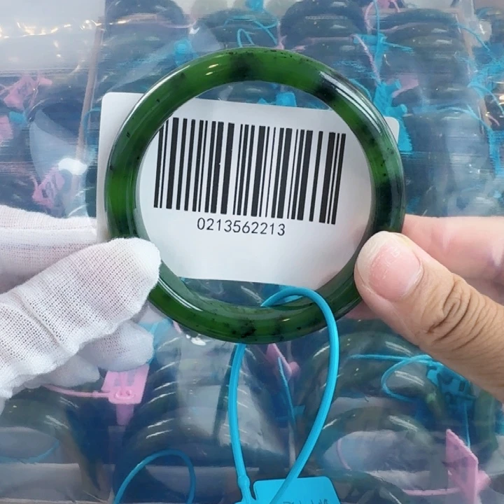 和田玉手镯未镶嵌微瑕62