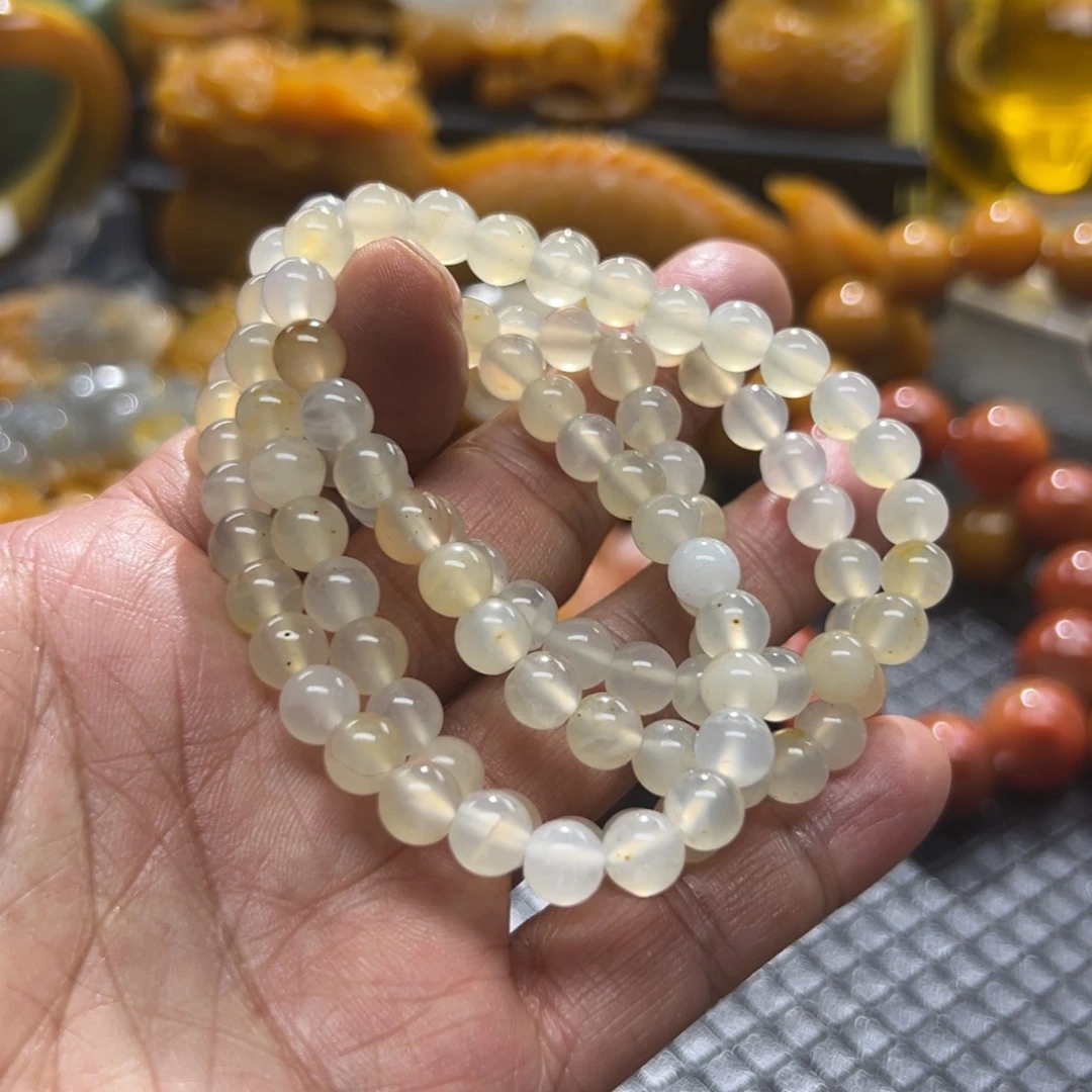 石英质玉未镶嵌颈饰