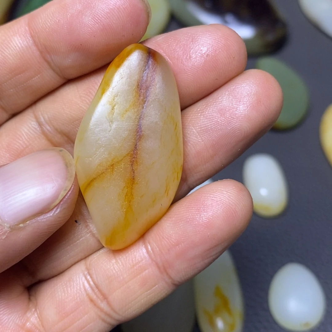 和田玉（糖玉）未镶嵌挂件