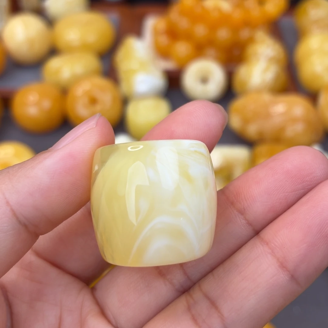 蜜蜡未镶嵌吊坠(不含链)半山半水墩