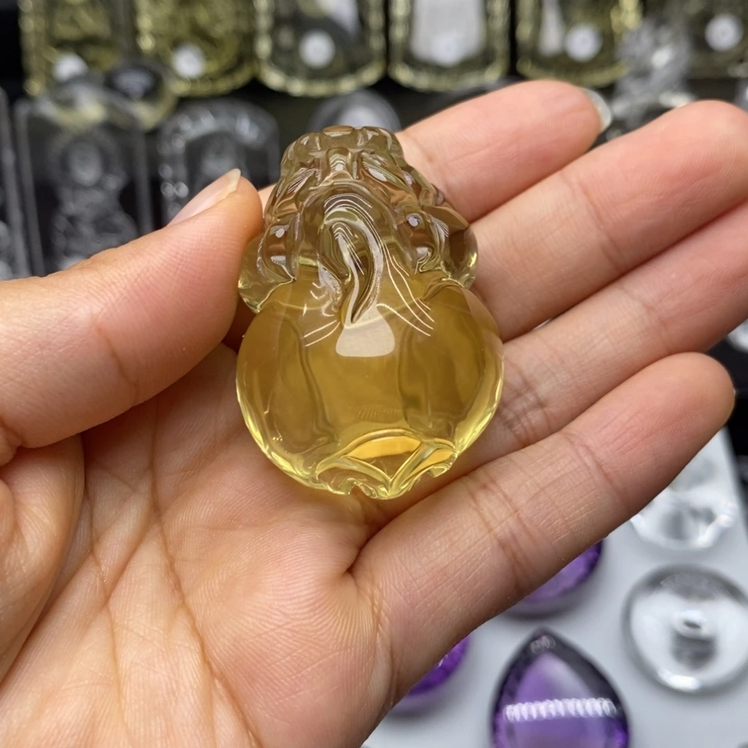 三***君未镶嵌颈饰水晶貔貅吊坠